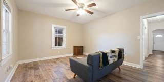 Lovely 3 bedroom bungalow close to downtown Durham! Gallery 4