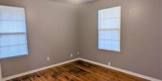 2 Bed 1 Bath Plus Bonus Living/Office Cottage Style Home-The Village NW OKC Gallery 29