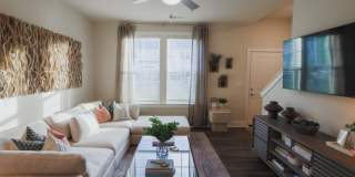 Riverwood Apartments and Townhomes Gallery 9