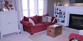 Beautiful home with Fenced Yard & Screened Porch! Gallery 8