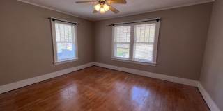 3 Bedroom Duplex on a Brick Cul-de-sac, Blocks From Eastown and Cherry Hill! Gallery 12