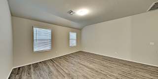 Very Nice 3 Bedroom 2 Bath Home in Yukon Schools. Gallery 5