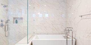 Gorgeous 3 bed 3.5 bathroom home available month to month in the highly desired city of Corona Del Mar. Gallery 38