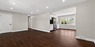 Gorgeous 3 Bedroom Home in Wauconda! Gallery 3