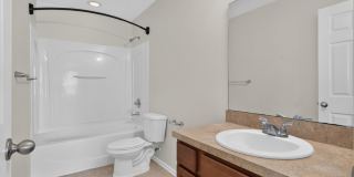 Large 4 bedroom home in Oakleaf Gallery 31