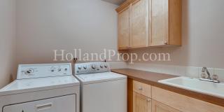 Spacious & Stylish 4-Bedroom Home in Desirable Northwest Portland Spacious & Stylish 4-Bedroom Home in Desirable Northwest Portland Gallery 25