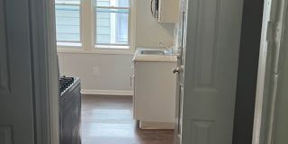 136 Parkdale AvenueUnit 4 Gallery 3