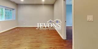 Discover this charming ADU near Golden Gardens Park and entertainment! Gallery 7