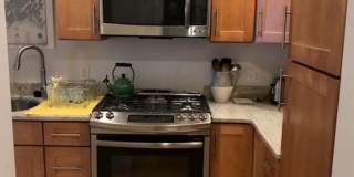 Studio Available September 1st!! - Fully Furnished - Great Portland Location! Gallery 4