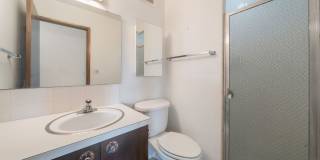 Stunning Queen Anne south slope condo with parking Gallery 12