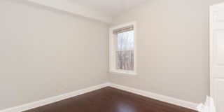 4810 North Paulina Gallery 2