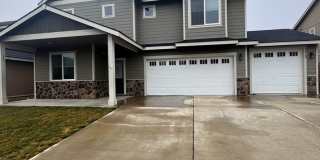 Spacious 5-Bedroom Home with Fenced Yard & Oversized Garage Gallery 1