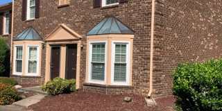 Beautifully Renovated Townhome Beautifully Renovated Townhome Gallery 3