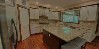 Beautifully Stunning 5 bedroom Home in Snohomish Gallery 1