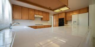 Big Pool Home/Huge Lot/3 car garage/Pets Welcome Gallery 10