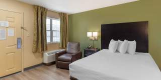 St. Louis - Westport - East Lackland Rd. Gallery 13