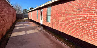 4 Bedrooms at an Amazing Price! Remodeled 4 bedroom! Move In Special! Gallery 1