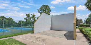 Newly Remodeled 2 bedroom 2.5 bath near Millenia Mall Gallery 25