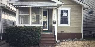 2424 Adams St Gallery 1