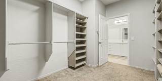 Stunning upgraded Solera At Anthem Home with Spa in back yard! Gallery 22