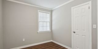 1932 Beech Street Gallery 19