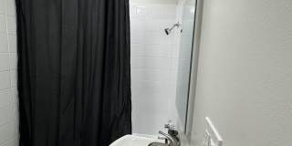 4854-4860 Hazeltine Apartments Gallery 25