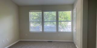 Beautiful 2/2.5 in Desirable Arrowood Community Gallery 10