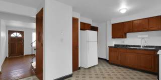 2 Bedroom Townhouse Apartment Gallery 7