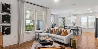 The Hadley Gallery 7