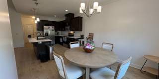 MOVE IN SPECIAL: $1000 OFF 1ST MONTH'S RENT!** Gallery 11
