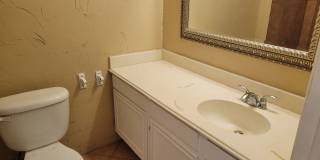 Available May! Cozy and comfortable 3/2/2 Home Gallery 18