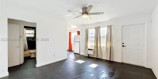 391 NE 42nd Ct Gallery 5