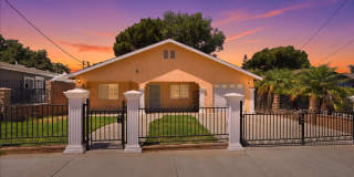 Spacious Home, Generous Yard, Great Riverside Location Spacious Home, Generous Yard, Great Riverside Location Gallery 1