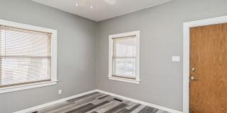 124 North Franklin Avenue Gallery 3