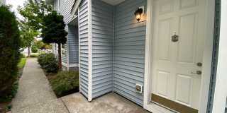 DuPont 2BR 2BA townhome facing greenspace DuPont 2BR 2BA townhome facing greenspace Gallery 1