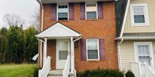 2 Bedroom, 1.5 Bath Townhouse Gallery 1