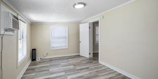 $1795 3br/1bath CUTE House w/ HUGE YARD Gallery 19
