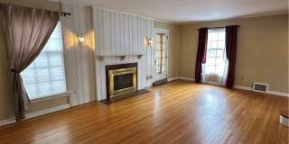 1579 Laclede Road Gallery 11