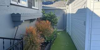 Spacious 3BR House in Woodland Hills Gallery 3