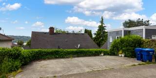 Historic Laurelhurst Home ~ Quiet Neighborhood~ Stunning Water View! 4 Mins to U Village/UW Historic Laurelhurst Home ~ Quiet Neighborhood~ Stunning Water View! 4 Mins to U Village/UW Gallery 30