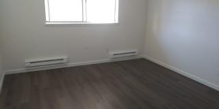 2 bed 2 bath w/carport, Great location off 2nd and Sable near 6th and I-225 and Aurora Mall Gallery 8