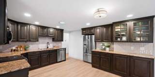 Millcreek Stunner Next to St Marks Hospital! Gallery 11