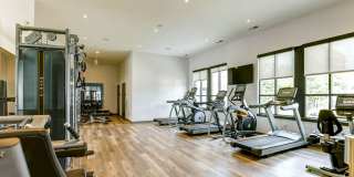 Pullman Pointe Gallery 20