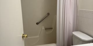 Lincoln Village Gallery 12