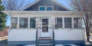 933 E 5th-3 Bedroom House Gallery 1