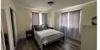 Charming 2BR House in Denver Gallery 5