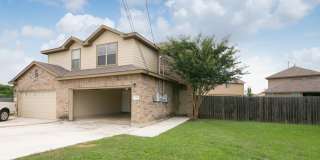 Beautiful 3 Bedroom Duplex Located in New Braunfels, Texas! Gallery 3