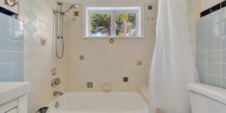 ALL THE CHARM! - Siesta Key 1+ acre on the Bay - 3 bed/ 2 bath pool home Gallery 33