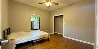 7-Bedroom Home 2 Minute Walk From Campus! Gallery 11