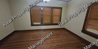 Charming Three Bedroom Ranch Gallery 8
